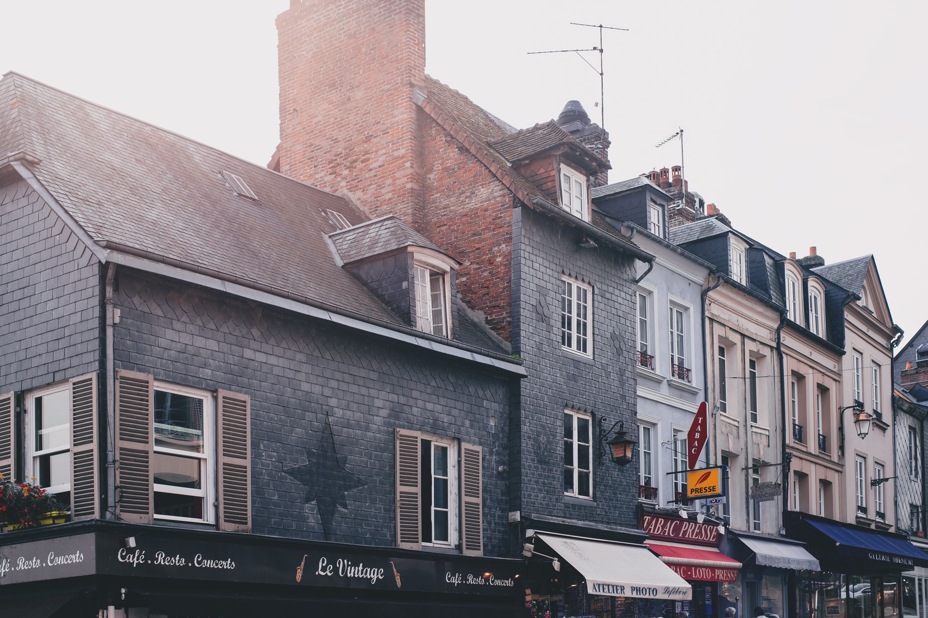 Voyager en van en Europe : respecter les lois locales pour un séjour serein