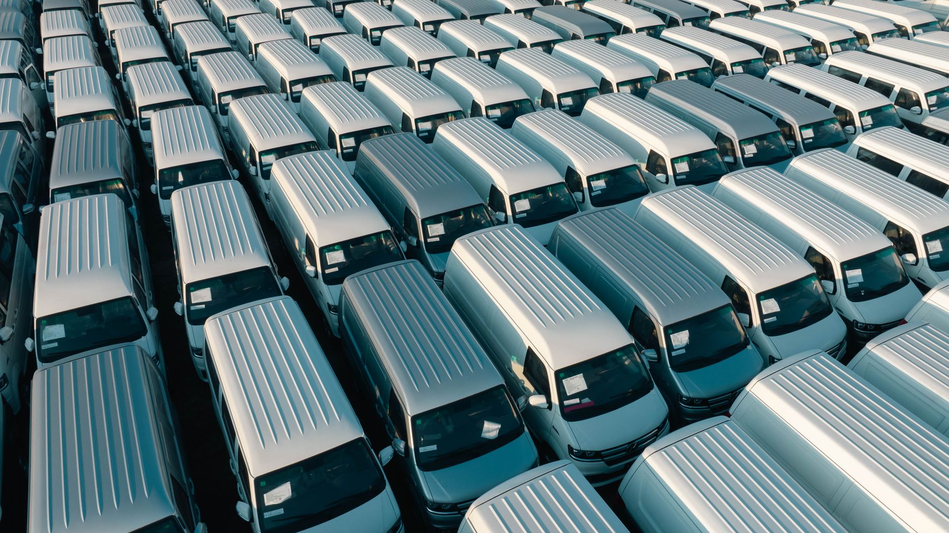Quels vans électriques offrent l'autonomie rêvée des voyageurs ?