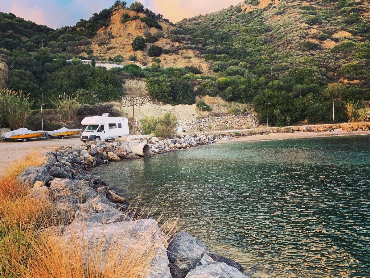 Grèce : nouvelles règles de stationnement des camping-cars, ce qui change pour vous