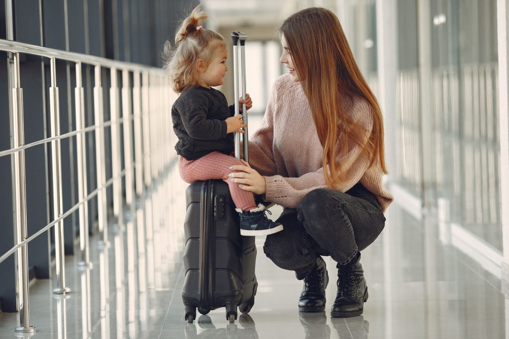Voyager avec des enfants : Guide pratique pour les familles