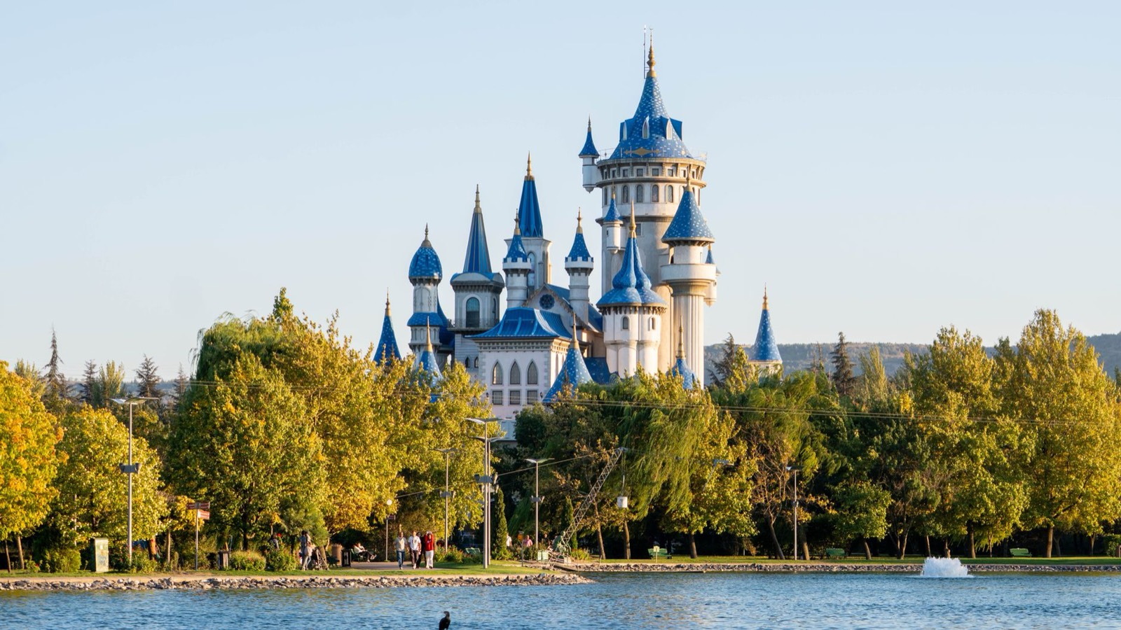 Best attractions Disneyland Paris : les incontournables à ne pas manqu
